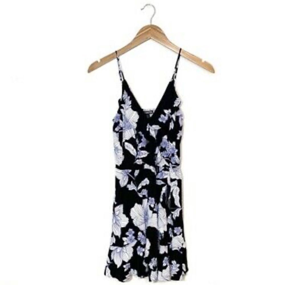 ✨ HP✨PRINT RUFFLE WRAP FRONT CAMI DRESS✨ - Picture 4 of 8